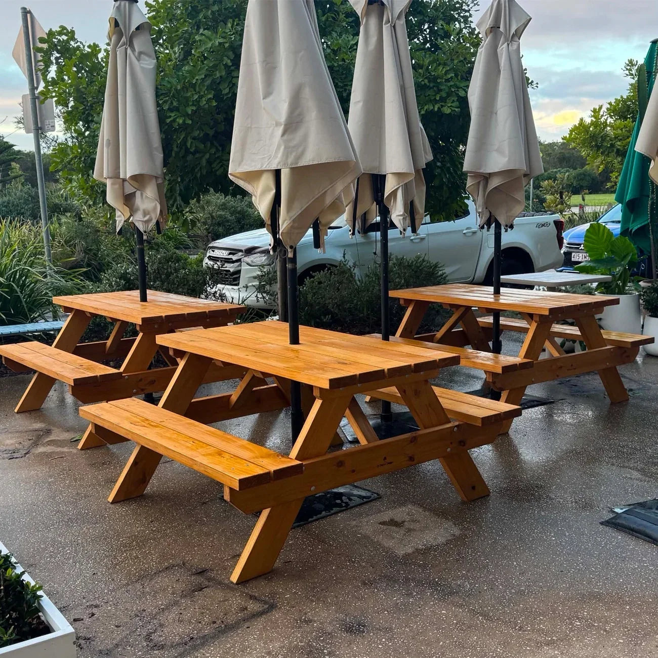 Beer Garden Picnic Tables for Pubs and Breweries